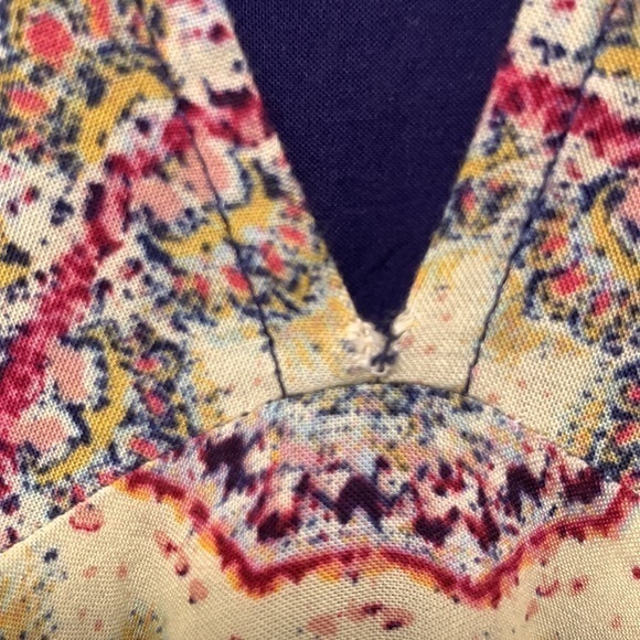 Free People Blouse Navy Yellow‎ Pink Size Medium - Picture 9 of 9